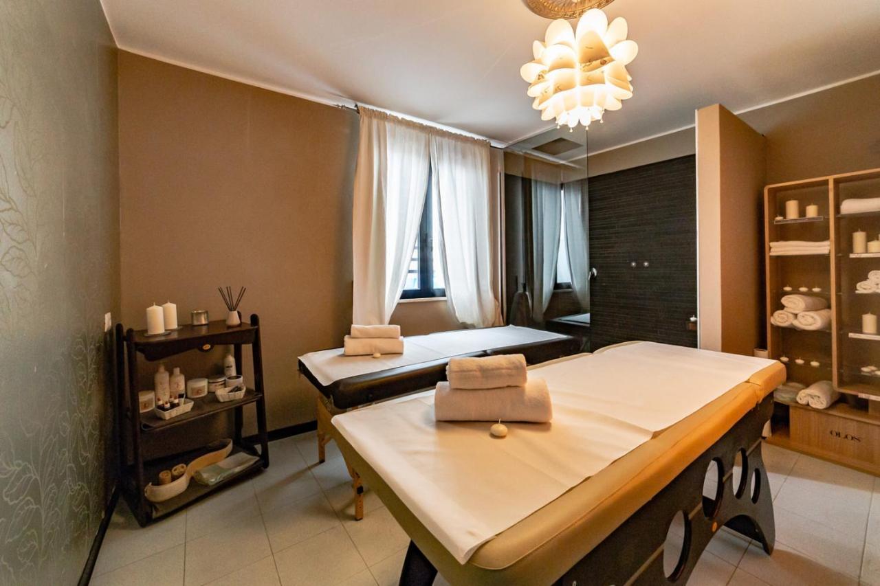Hotel Ambassador リッチョーネ エクステリア 写真